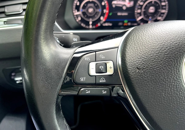 Volkswagen Tiguan cena 95900 przebieg: 144000, rok produkcji 2018 z Ciechanów małe 781